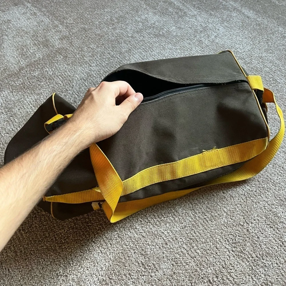 VTG 90’s Brown & Yellow School Duffle Bag